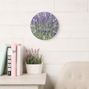 Lavendelbloemen met hart symbolen bloemstuk grote klok
