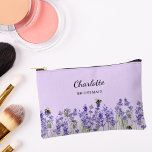 Lavendelbloemen violette bruidsmeisje etui<br><div class="desc">Violette achtergrond. Versierd met lavendelbloemen en bijen. Personaliseer en voeg de naam van uw bruidsmeisje toe.</div>
