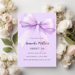 Lavendelboog elegant Sweet 16 Kaart<br><div class="desc">Een zachte lavendel,  paarse achtergrond,  versierd met een grote boog. Personaliseer en voeg een naam en partijgegevens toe.</div>