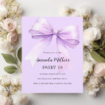 Lavendelboog elegant Sweet 16 uitnodiging<br><div class="desc">Een zachte lavendel,  paarse achtergrond,  versierd met een grote boog. Personaliseer en voeg een naam en partijgegevens toe. 1 vel = 1 uitnodiging bedrukt rand tot rand.</div>