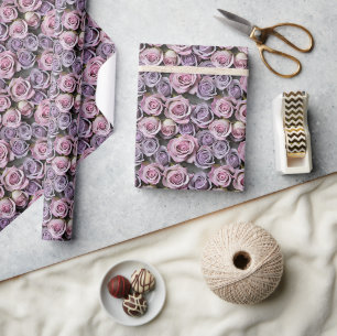 Lavendelrozen Met Zachte Lila En Roze Cadeaupapier