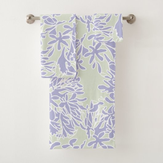 Lavender Agapanthus flower Sage Green Bad Handdoek (Insitu)