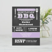 Lavender BBQ Birthday Chalkboard Uitnodiging (Staand voorkant)