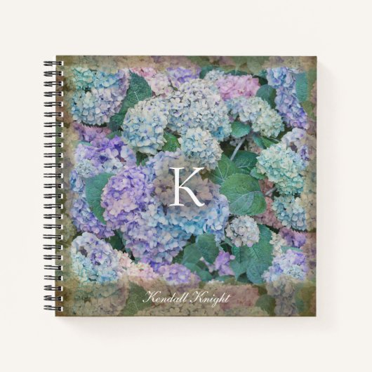 lavender Blue Hydrangea Floral Monogram Notitieboek (Voorkant)
