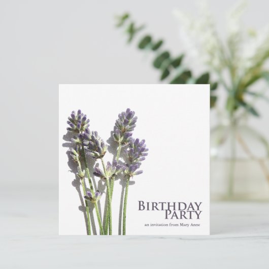 Lavender Bunch | Uitnodigingen van de verjaardag (Staand voorkant)