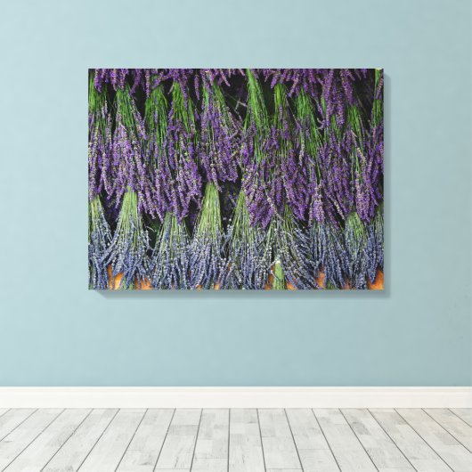 Lavender Bunches op droograck Canvas Afdruk (Insitu (Houten vloer))