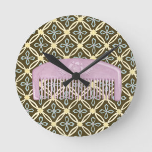 Lavender Comb over Chocolate Background Ronde Klok