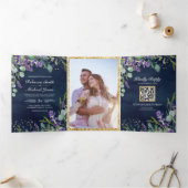 Lavender en Eucalyptus Navy Blue QR Code Weddensch Drieluik Uitnodiging (Binnen)