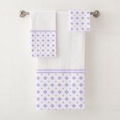 Lavender en White Diamond Pattern Bad Handdoek (Insitu)