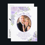 Lavender Floral Oval Photo Weddenschap Save the Da Aankondigingskaart<br><div class="desc">Deze trouwe bruiloft Save the Date briefkaart is voorzien van een elegant waterverf bloemontwerp met uw foto in een ovaal gevormd lijst omringd door prachtige handbeschilderde rozen en bloesems in tinten lavender, lila en licht paars. De typografie kenmerkt het fancy manuscript dat met ruimte voor uw namen, de trouwdatum, en...</div>