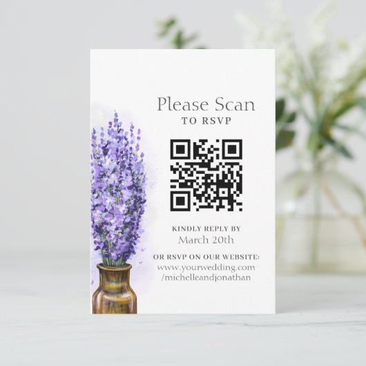 Lavender Flowers Modern Floral Wedding QR Code RSVP Kaartje (Staand voorkant)