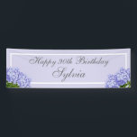 Lavender Hydrangea Happy 90th Birthday Spandoek<br><div class="desc">Wat een mooie manier om je eregast te vieren. Dit ontwerp is voorzien van botanische hydrangeas en aangepaste typografie op een lavender achtergrond.</div>