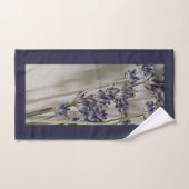 Lavender In Your Fingertips Handdoek (Handdoek)