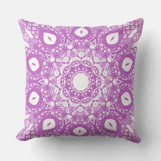 Lavender Light Paarse Kaleidoscope Mandala Kussens (Voorkant)