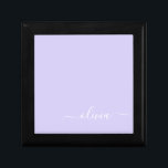 Lavender Paars Modern Script Girly Monogram Naam Cadeaudoosje<br><div class="desc">Lavender Paars Eenvoudig script Monogram Naam Juwelry Keepomwille Box. Dit maakt het perfecte afstuderen,  de verjaardag,  de bruiloft,  het vrijgezellenfeest,  de verjaardag,  het baby shower of het bachelorette feest cadeau voor iemand die van glam luxe en chic stijlen houdt.</div>