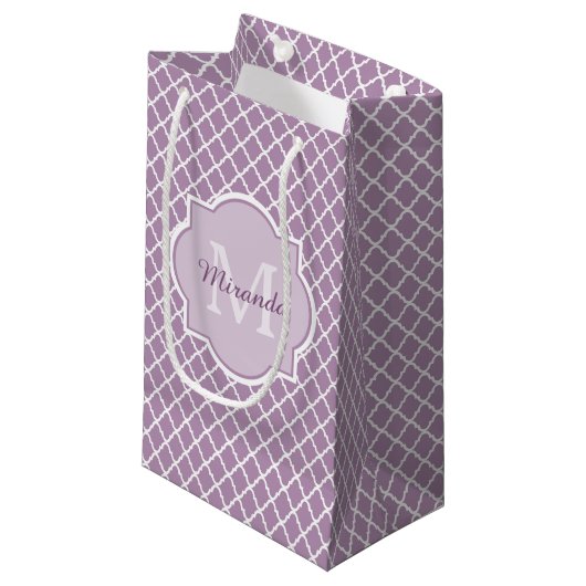  Lavender Paars Quatrefoil Monogramnaam Klein Cadeauzakje (Voorkant Gekanteld)