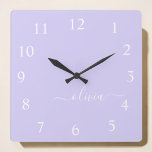 Lavender Paars Script Monogram Girly Name  Vierkante Klok<br><div class="desc">Lavender Paars Script Monogram Name Clock. Dit maakt de perfecte liefhebbende 16 verjaardag,  bruiloft,  vrijgezellenfeest,  verjaardagsdag,  baby shower of vrijgezellenfeest voor iemand die van luxe glam en stijl houdt.</div>