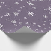 Lavender Paarse Snowflake Winter Feestdagen Cadeaupapier (Hoek)