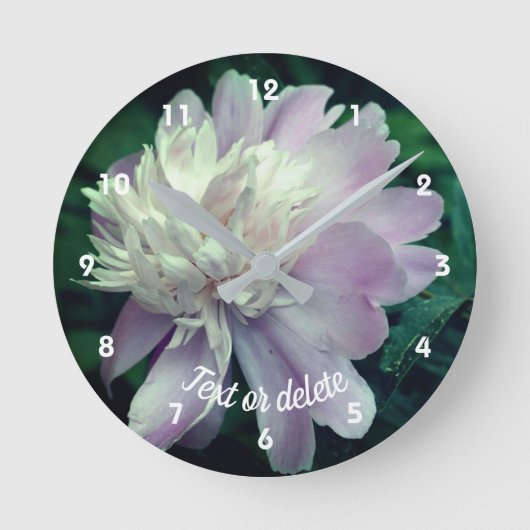 Lavender Peony Flower in Bloom Personalized Ronde Klok (Voorkant)