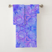Lavender Sky Blue Paars Sparkle Damask Bad Handdoek (Insitu)