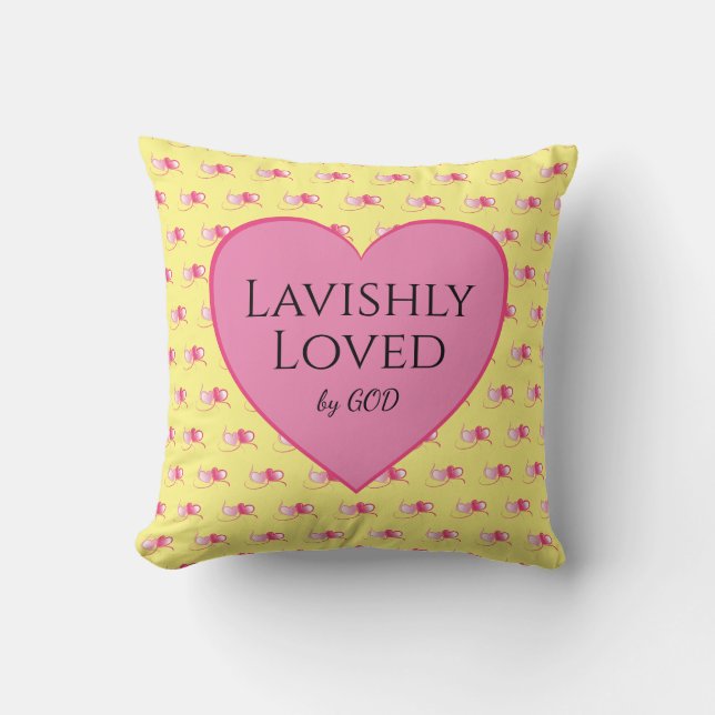 LAVISHLY LOVED Pink Heart Kussen (Voorkant)