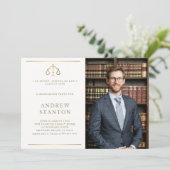 Law School Afstuderen Schalen Foto Modern Elegant Kaart (Staand voorkant)