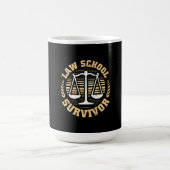 Law School Survivor Magische Mok (Midden)