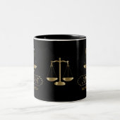 Law Student - Black en Gold Tweekleurige Koffiemok (Center)