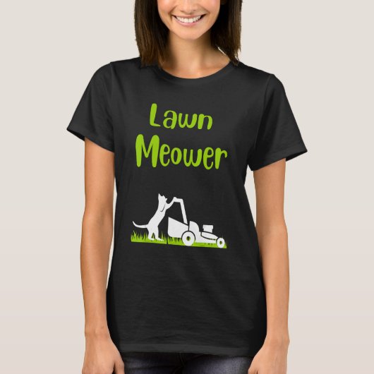 Lawn mowing standing cat cutting grass meowing pun t-shirt (Voorkant)