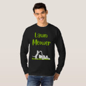 Lawn mowing standing cat cutting grass meowing pun t-shirt (Voorkant volledig)