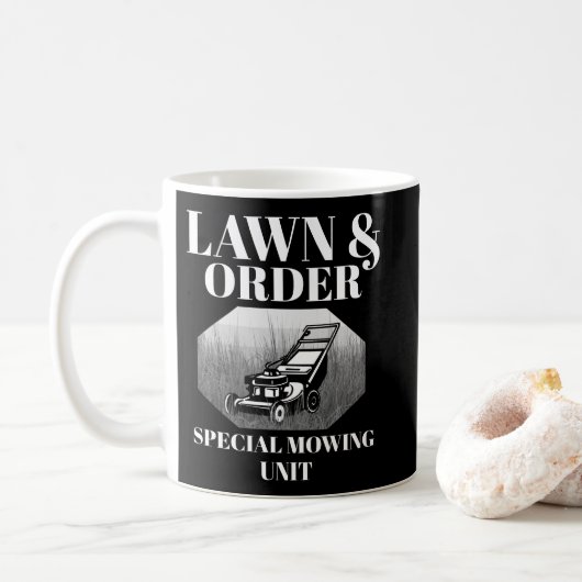 Lawn & Order Special Mowing Unit Funny Dad Joke Koffiemok (Met donut)
