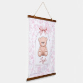 Layla | Aangepaste Roze Teddybeer Nursery Design Hangend Wandkleed (Gebogen)