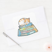 Lazy Cat on Books – Cute Cozy Illustration Vierkante Sticker (Envelop)