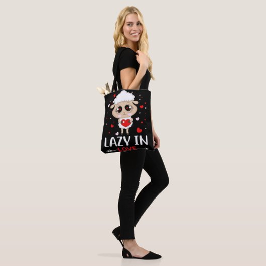 Lazy in Love Sheep for Valentijnsdag Singles Tote Bag (Op model)