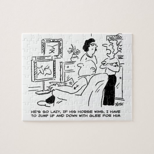 Lazy Man kijkt naar paardenraces op televisie Legpuzzel (Horizontaal)