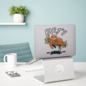 Lazy party animal sloth sticker (Laptop op bureau)