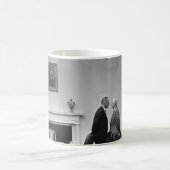 LBJ geeft de behandeling Koffiemok (Center)