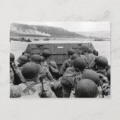 LCVP-landingsboot nadert omaha-strand Briefkaart (Voorkant)