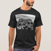 LCVP-landingsboot nadert omaha-strand T-shirt (Voorkant)