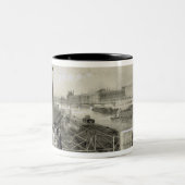 Le Louvre, gegraveerd door Auguste Bry (graving) Tweekleurige Koffiemok (Center)