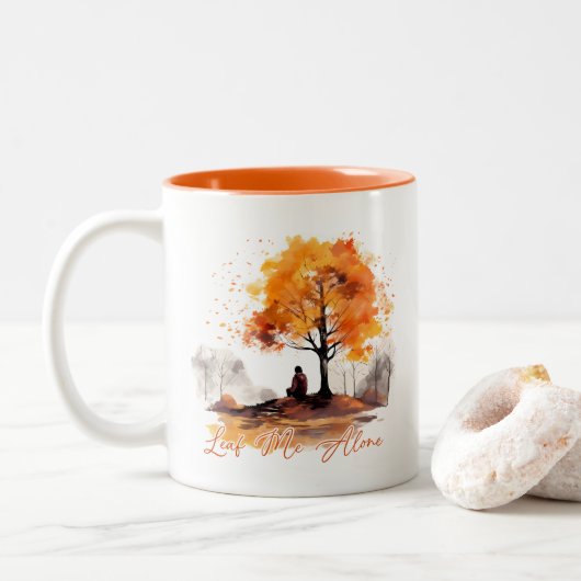 Leaf Me Alone Autumn Tweekleurige Koffiemok (Met donut)