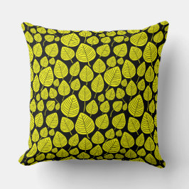 Leaf Pattern 02 - Geel op zwart Kussen