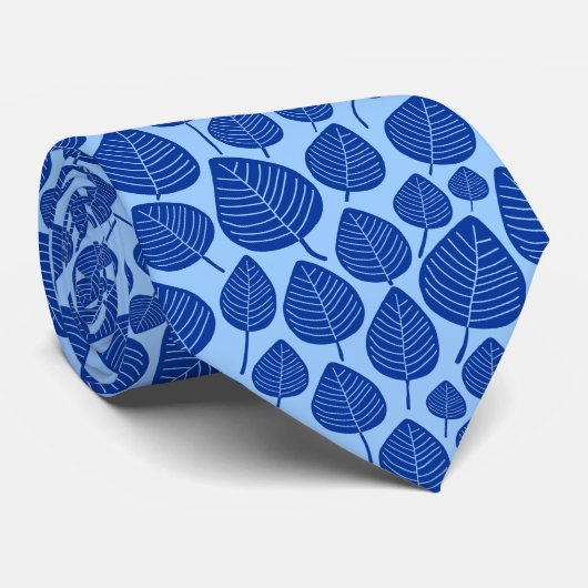 Leaf Pattern 02 - Navy on Light Blue Stropdas (Opgerold)