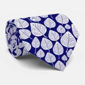 Leaf Pattern 02 - White on Deep Navy Stropdas (Opgerold)