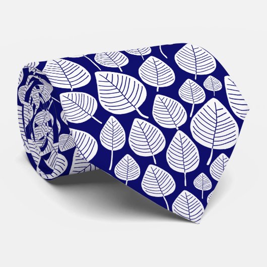 Leaf Pattern 02 - White on Deep Navy Stropdas (Opgerold)