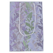 Leafy Creeping Vine Drawing Pattern With Pastels Medium Cadeauzakje (Achterkant)