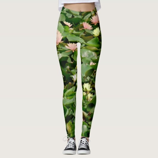 Leafy lacy roze, geel en groen lotus blossom leggings (Voorkant)