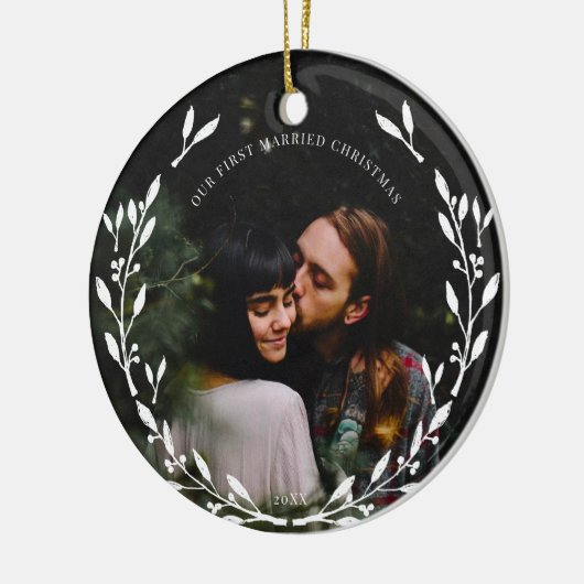 Leafy Wreath First Married Kerstmis Keramisch Ornament (Links)