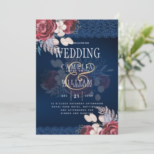 LeahG Burgundy Blue Rozen Lace Fall Wedding Invite Kaart (Staand voorkant)