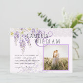 LeahG Paarse Wisteria Moderne Bloemige Bruiloft Kaart (Staand voorkant)